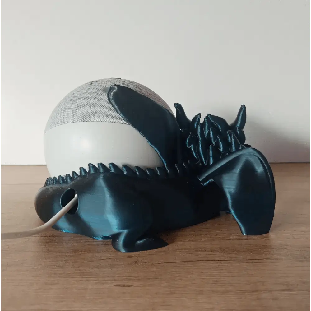 Süsser geflügelter Drache - kompatibel zu Alexa Echo Dot 5 - blau/schwarz metallic - ca. 11 x 14 x 18 cm - megahobby3dcreations