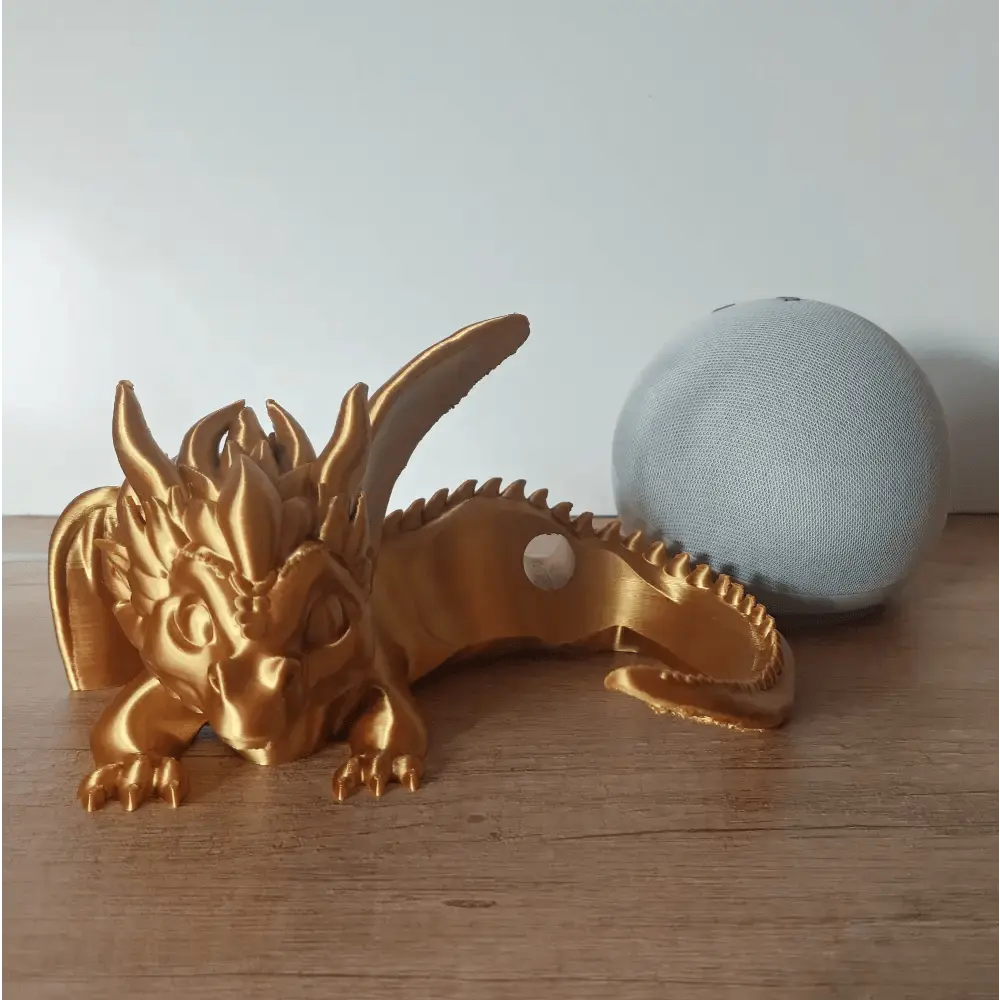 Süsser geflügelter Drache - kompatibel zu Alexa Echo Dot 5 - gold - ca. 11 x 14 x 18 cm - megahobby3dcreations