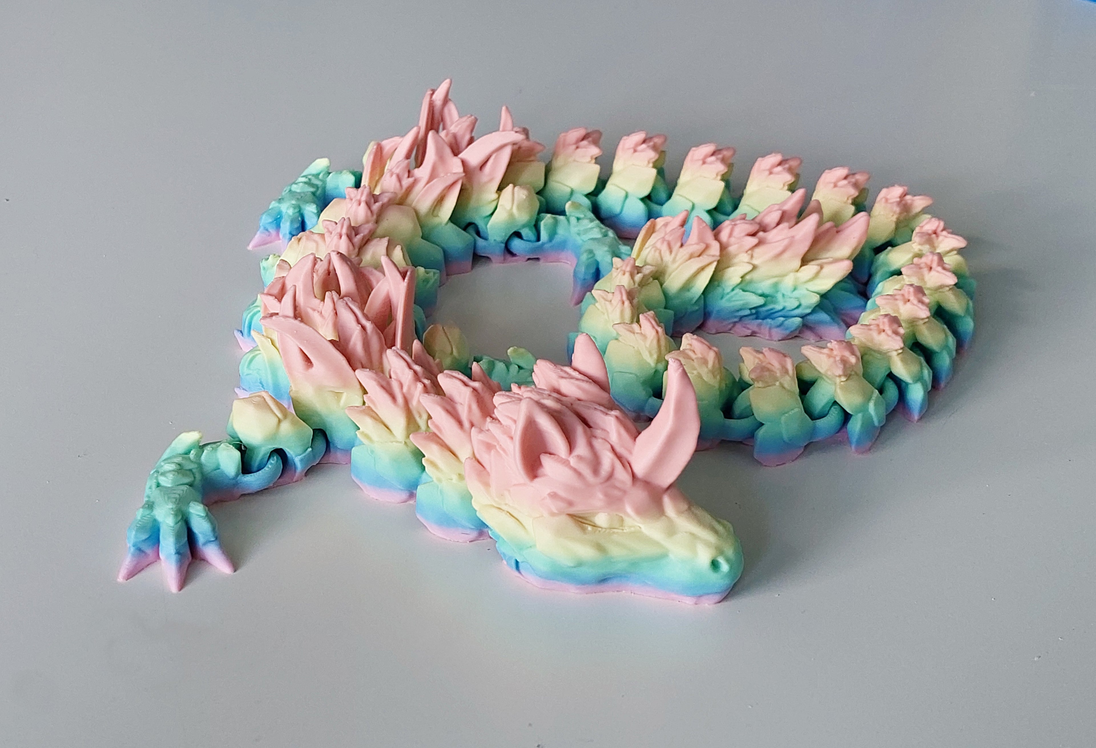 🦄🐉 Einhorn-Drache – 58 cm langer, beweglicher 3D-Druck in Regenbogen-Matt
