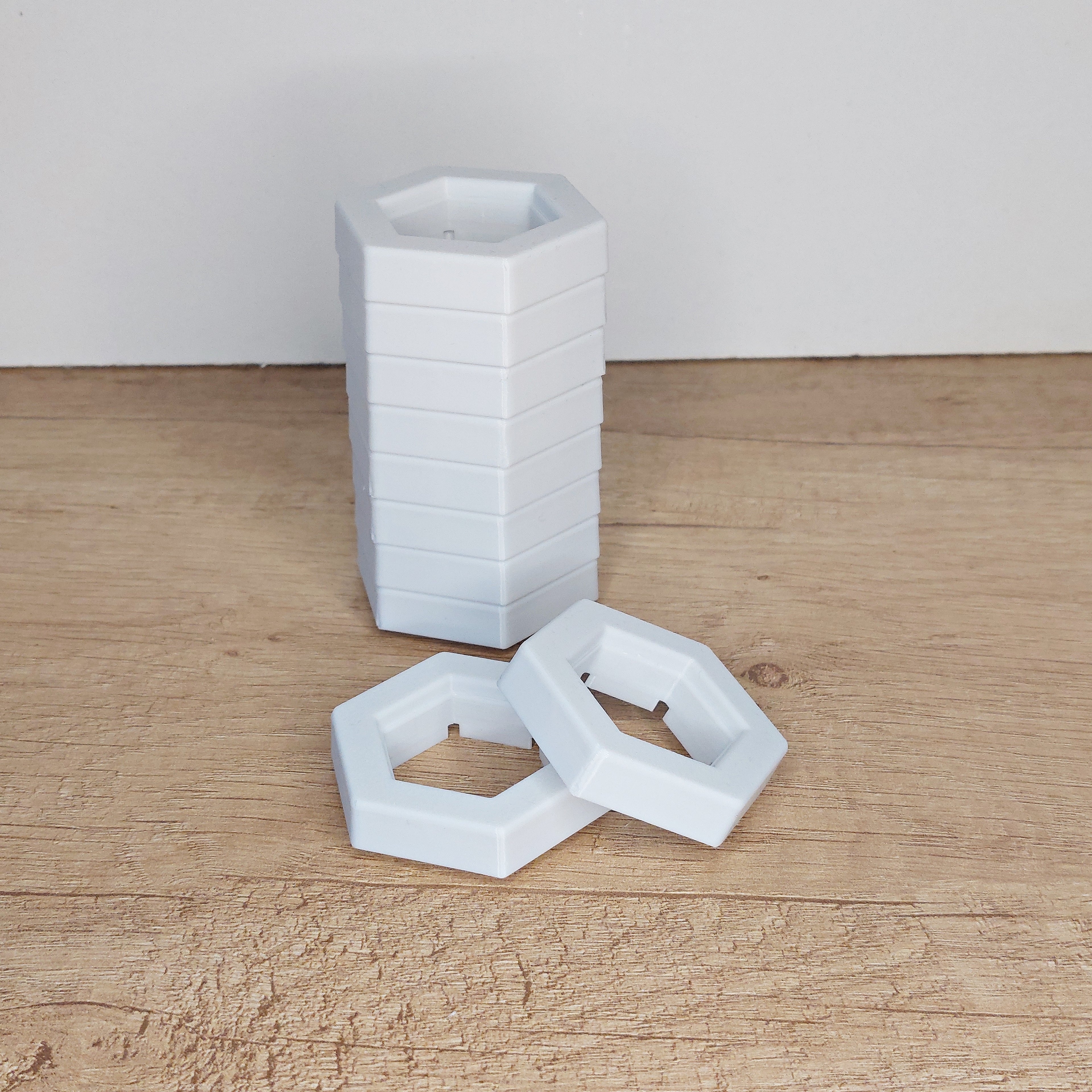 GraviTrax® kompatible Höhensteine mit 1 cm Höhe aus hochwertigem 3D-Druck zur präzisen Erweiterung von Kugelbahnen.
