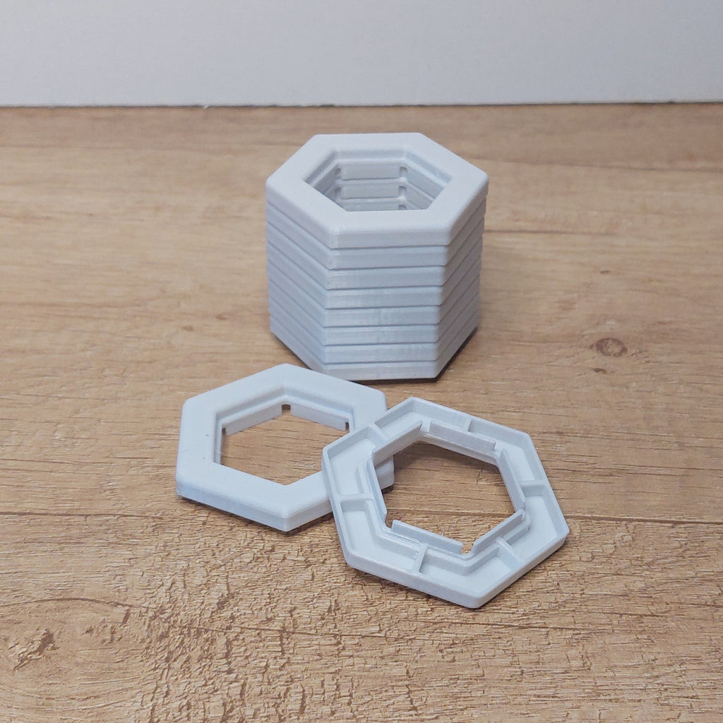 10 GraviTrax® kompatible Höhensteine mit 0,5 cm Höhe aus hochwertigem 3D-Druck für den präzisen Höhenausgleich von Kugelbahnen.
