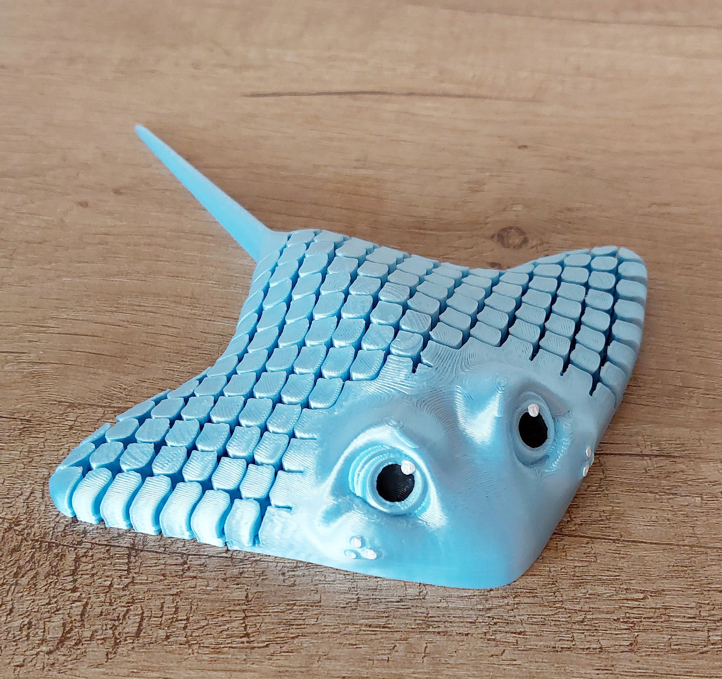 Manta Rochen „Stingray RAY“ aus 3D-Druck | Voll beweglich | Handbemalt | Hellblau | Maritime Dekofigur megahobby