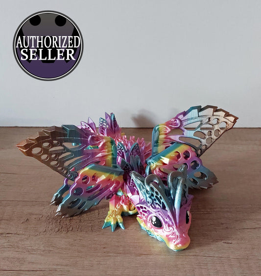 Baby Fae Wolf Dragen - Feewnwolf-Drache - Regenbogen glänzend - 32 cm lang - 18 cm breit - 10 cm hoch - Augen handbemalt - süss & niedlich - megahobby3dcreations