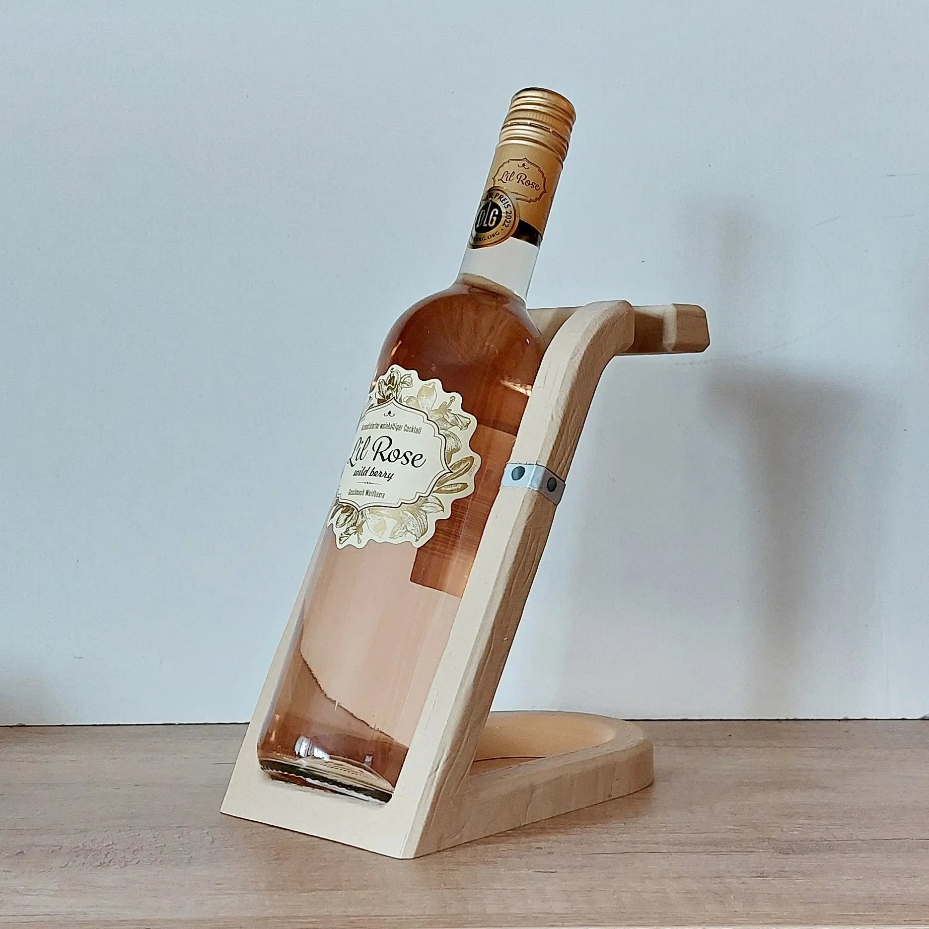 Weinflaschenhalter in Holzoptik aus 3D-Druck | Flaschenhalter mit Glashalter für 2 Weingläser | Geschenk & Deko megahobby