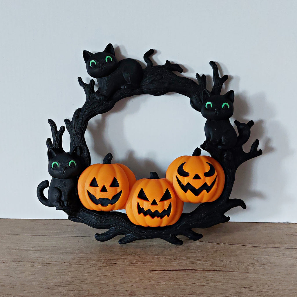 Halloween Kranz schwarz mit Kürbissen und Katzen