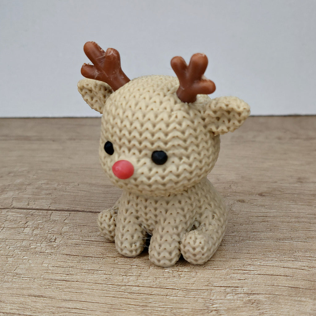 🦌 Rentier im Strick-Look aus 3D-Druck – Winterliche Dekofigur mit liebevollen Details