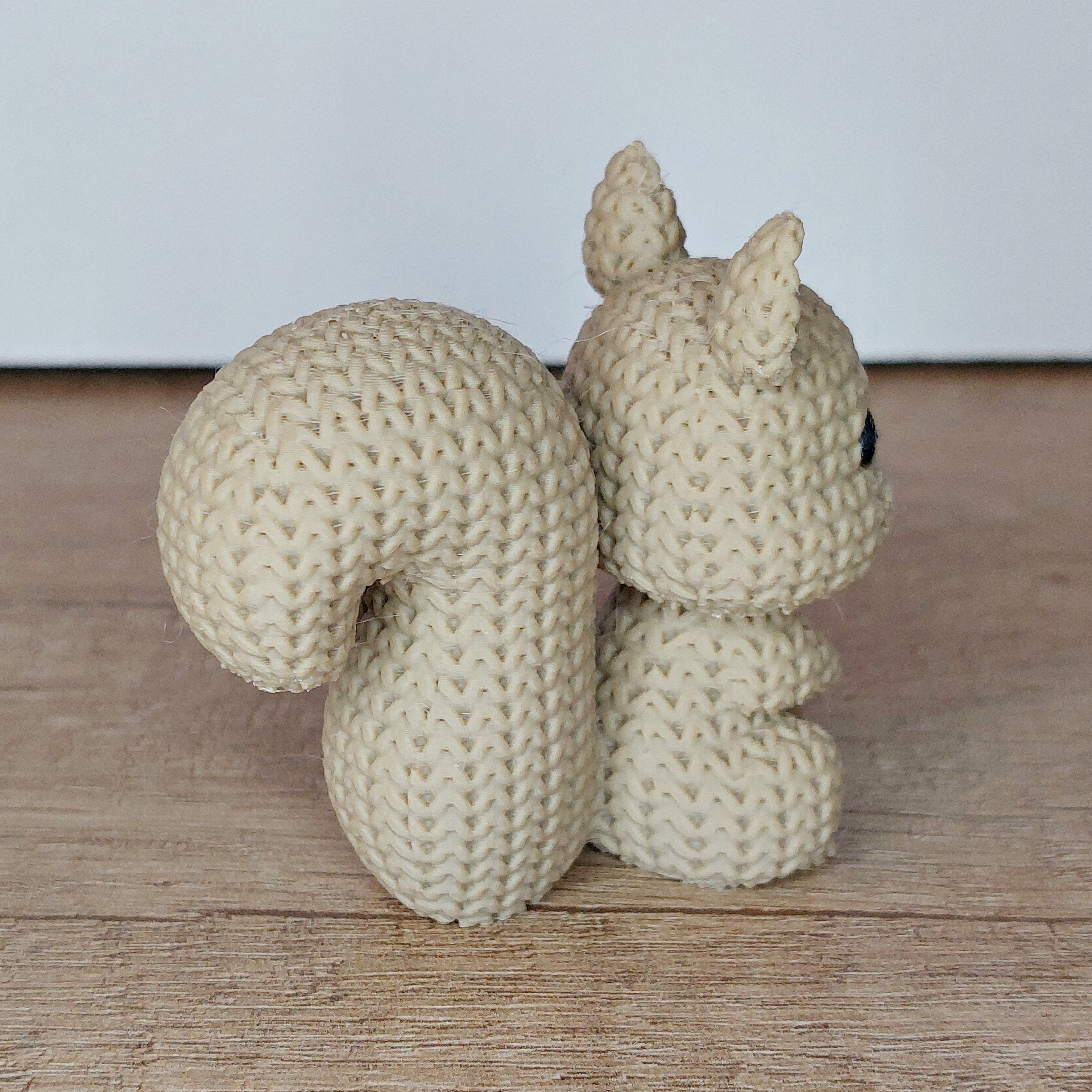 🐿️ Eichhörnchen im Strick-Look aus 3D-Druck – Niedliche Dekofigur mit gemütlicher Strickoptik