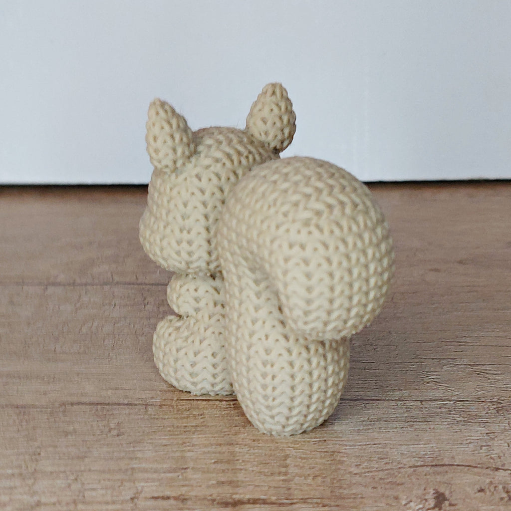 🐿️ Eichhörnchen im Strick-Look aus 3D-Druck – Niedliche Dekofigur mit gemütlicher Strickoptik