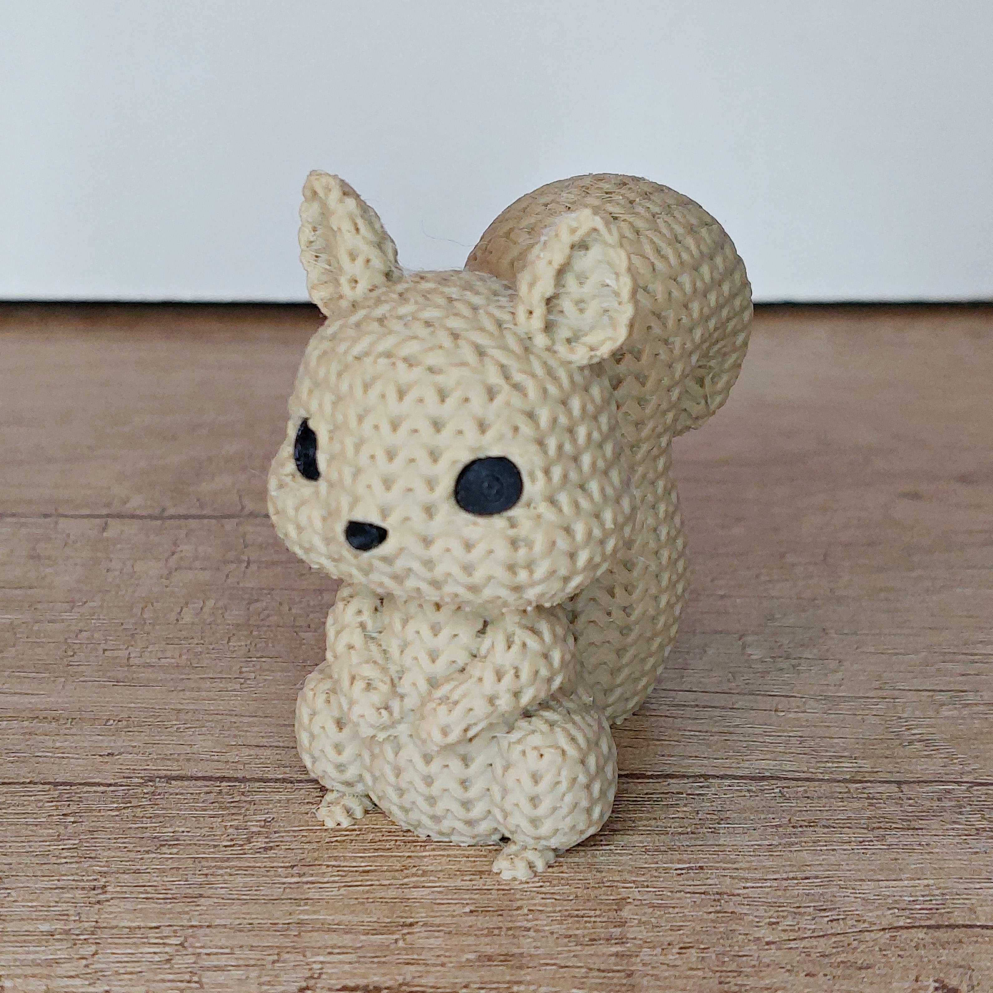 🐿️ Eichhörnchen im Strick-Look aus 3D-Druck – Niedliche Dekofigur mit gemütlicher Strickoptik