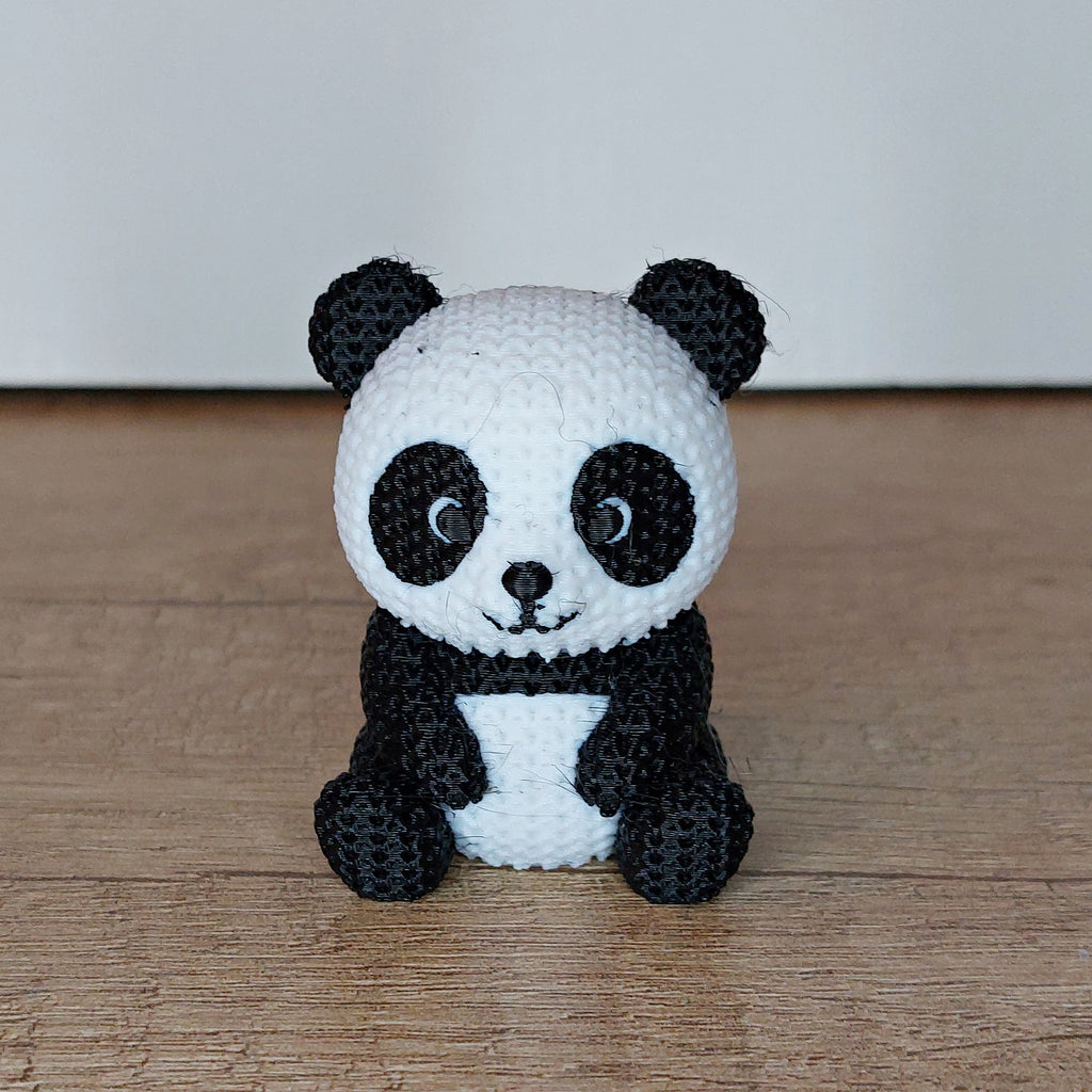🐼 Panda im Strick-Look aus 3D-Druck – Niedliche Dekofigur für Tierliebhaber
