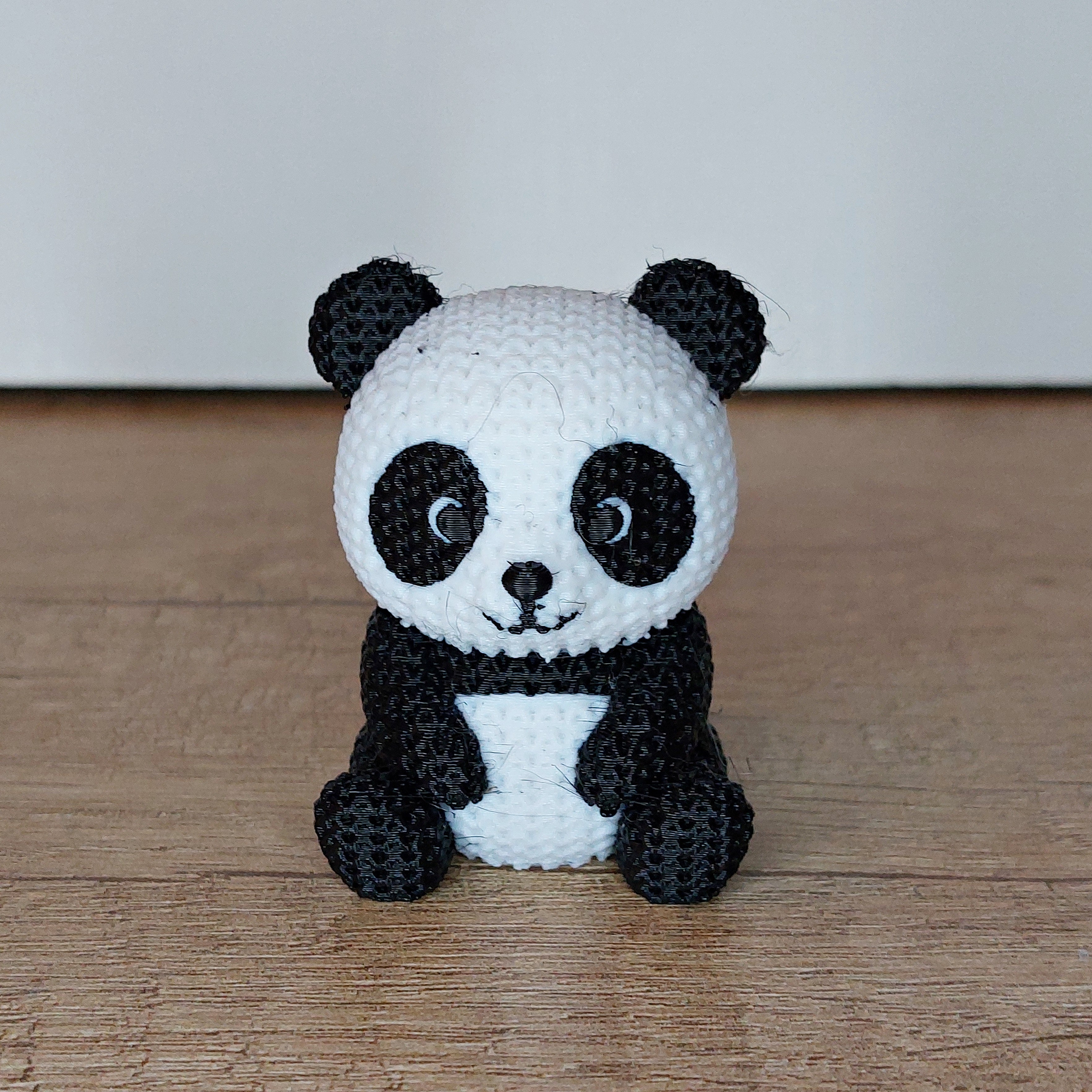 🐼 Panda im Strick-Look aus 3D-Druck – Niedliche Dekofigur für Tierliebhaber