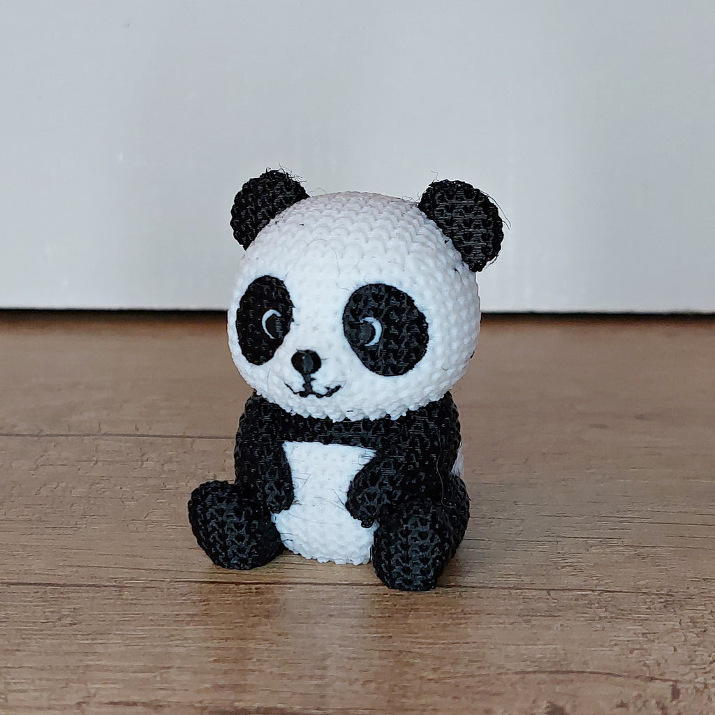 🐼 Panda im Strick-Look aus 3D-Druck – Niedliche Dekofigur für Tierliebhaber