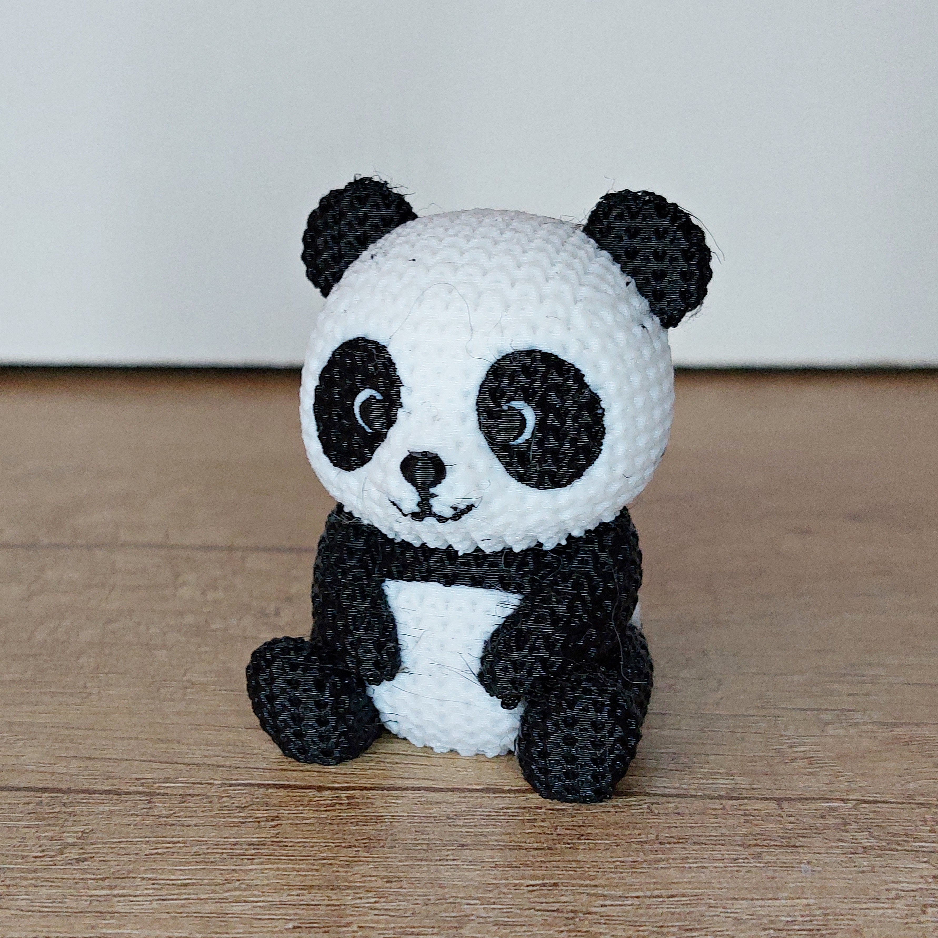 🐼 Panda im Strick-Look aus 3D-Druck – Niedliche Dekofigur für Tierliebhaber