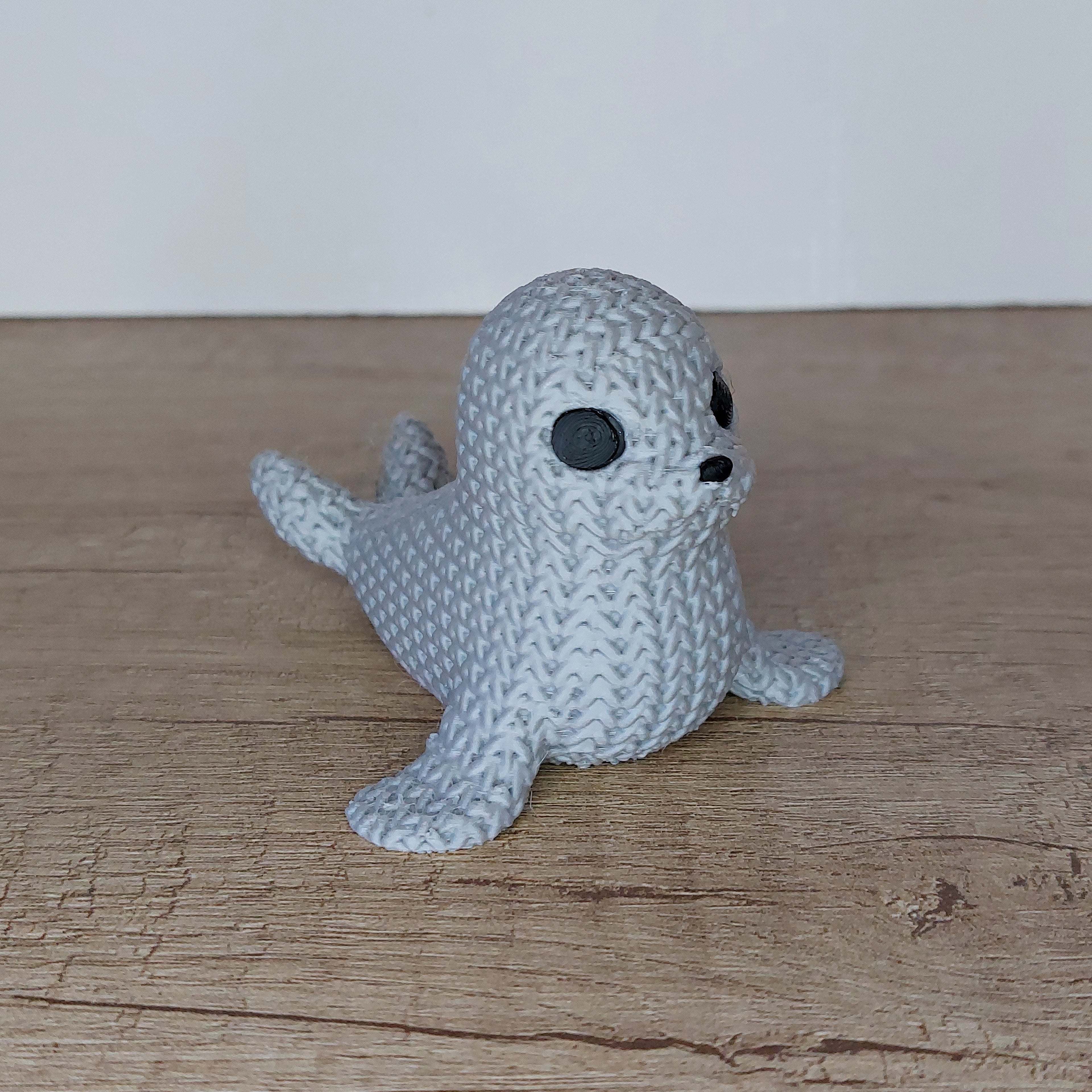 🦭 Seehund im Strick-Look aus 3D-Druck – Maritime Dekofigur mit liebevoller Strickoptik