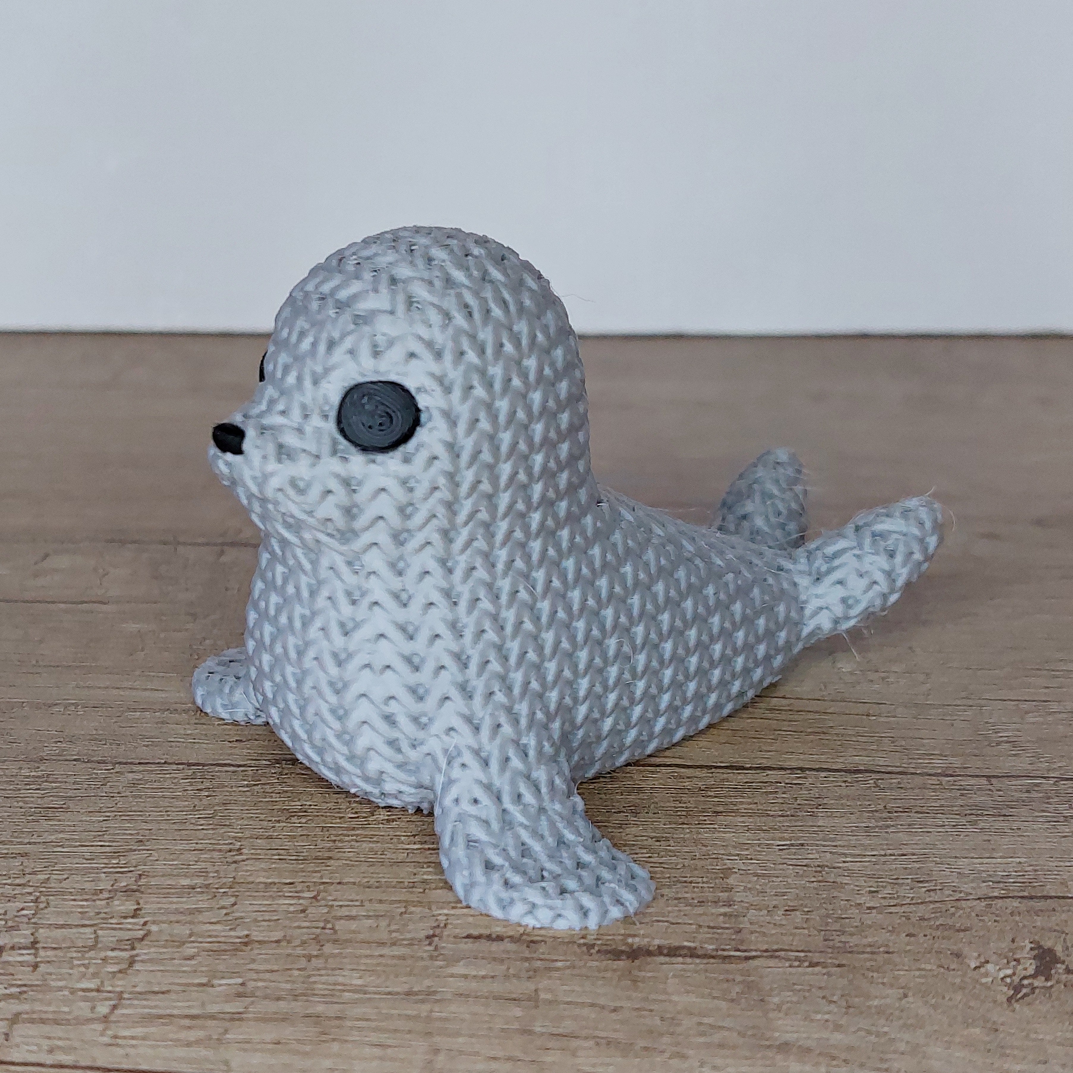🦭 Seehund im Strick-Look aus 3D-Druck – Maritime Dekofigur mit liebevoller Strickoptik