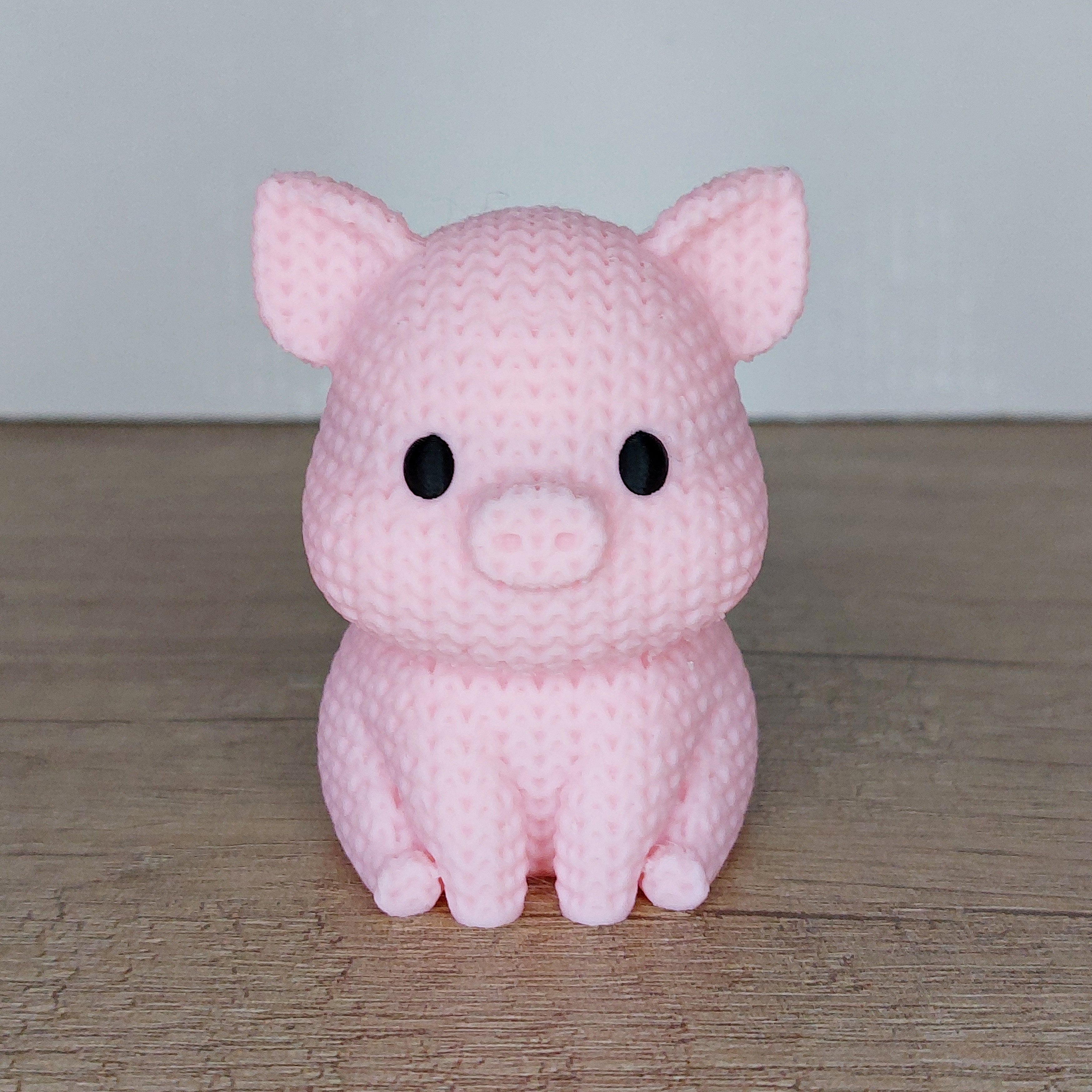 🐷 Schwein im Strick-Look aus 3D-Druck – Niedliche Dekofigur mit gemütlicher Strickoptik