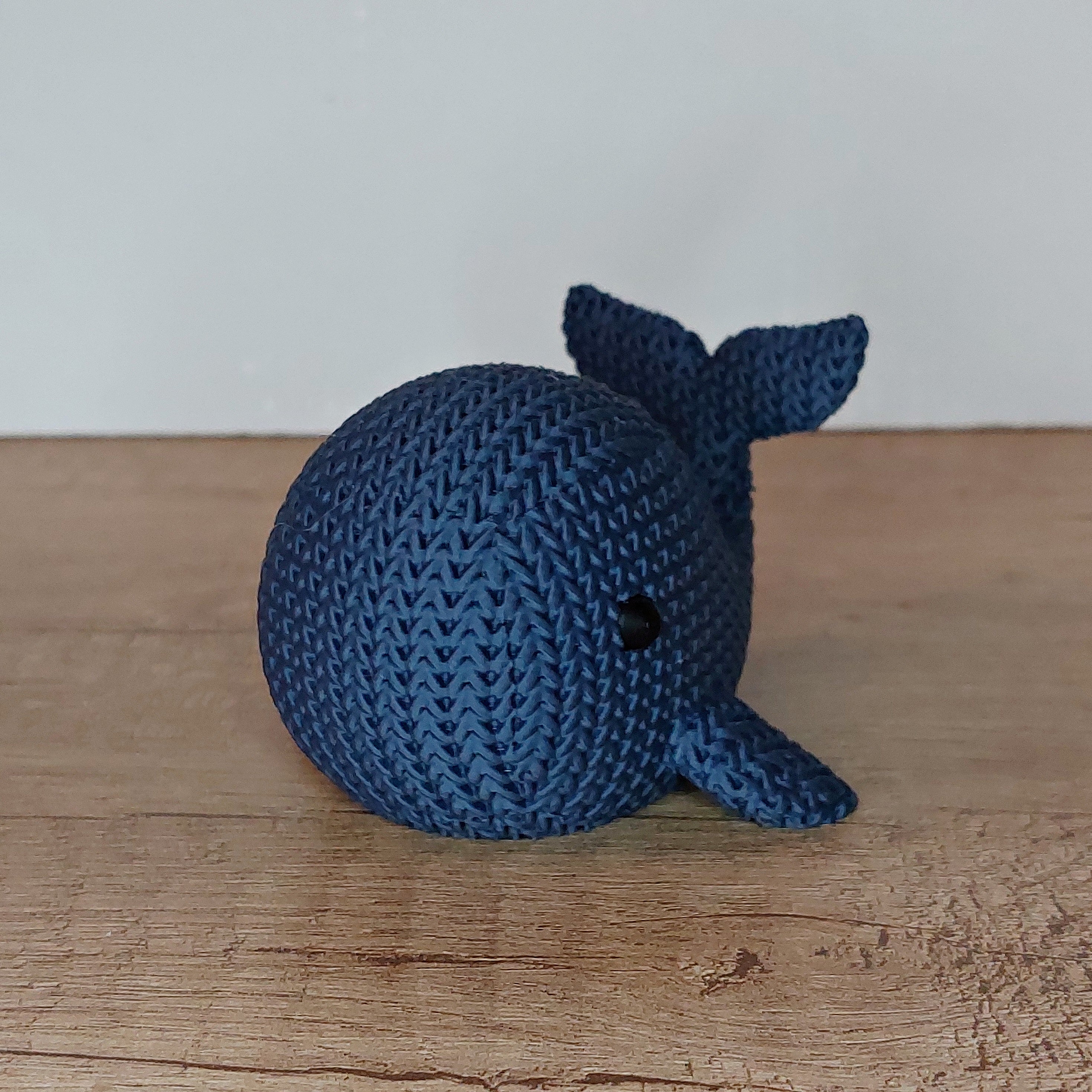 🐋 Wal im Strick-Look aus 3D-Druck – Maritime Dekofigur mit gemütlicher Strickoptik