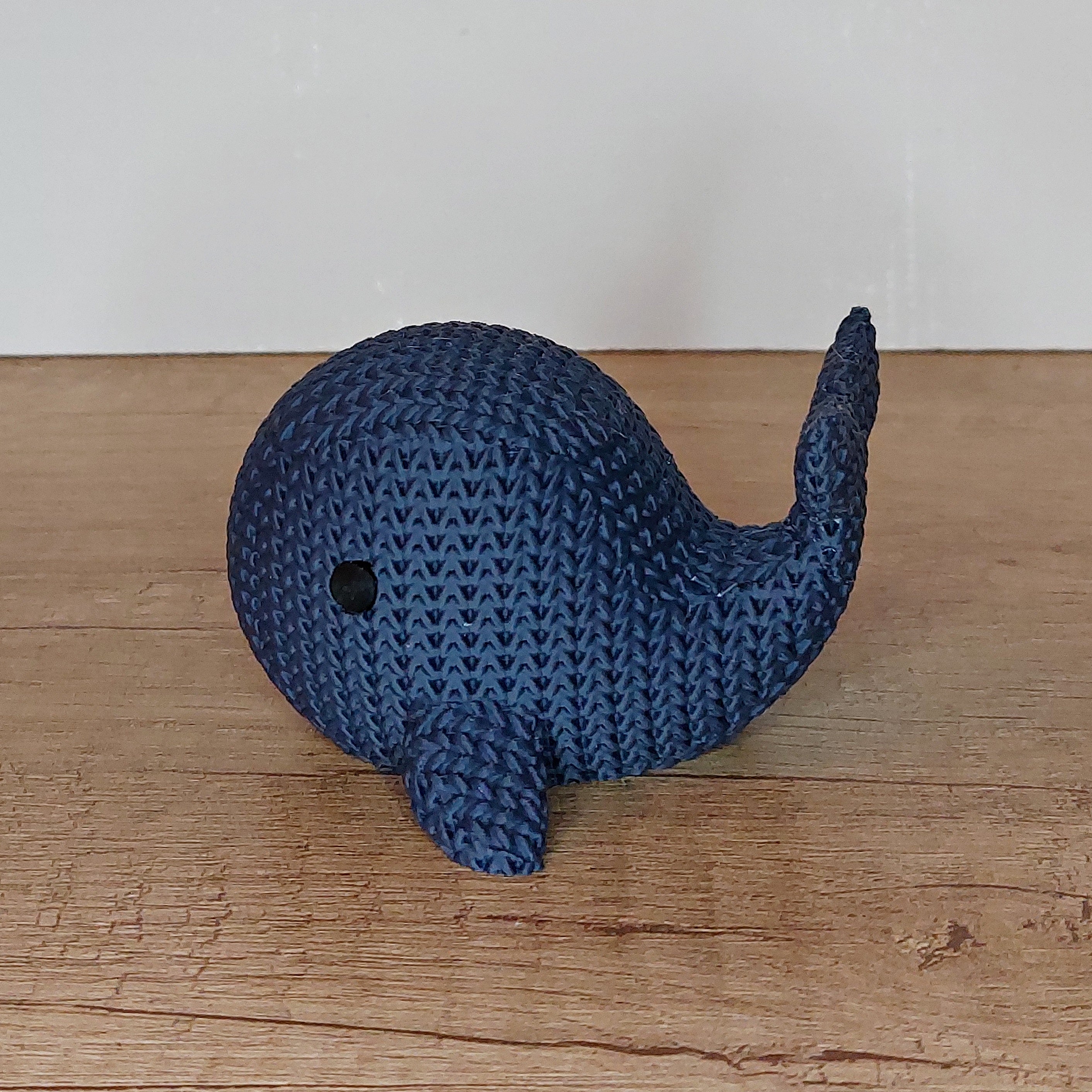 🐋 Wal im Strick-Look aus 3D-Druck – Maritime Dekofigur mit gemütlicher Strickoptik