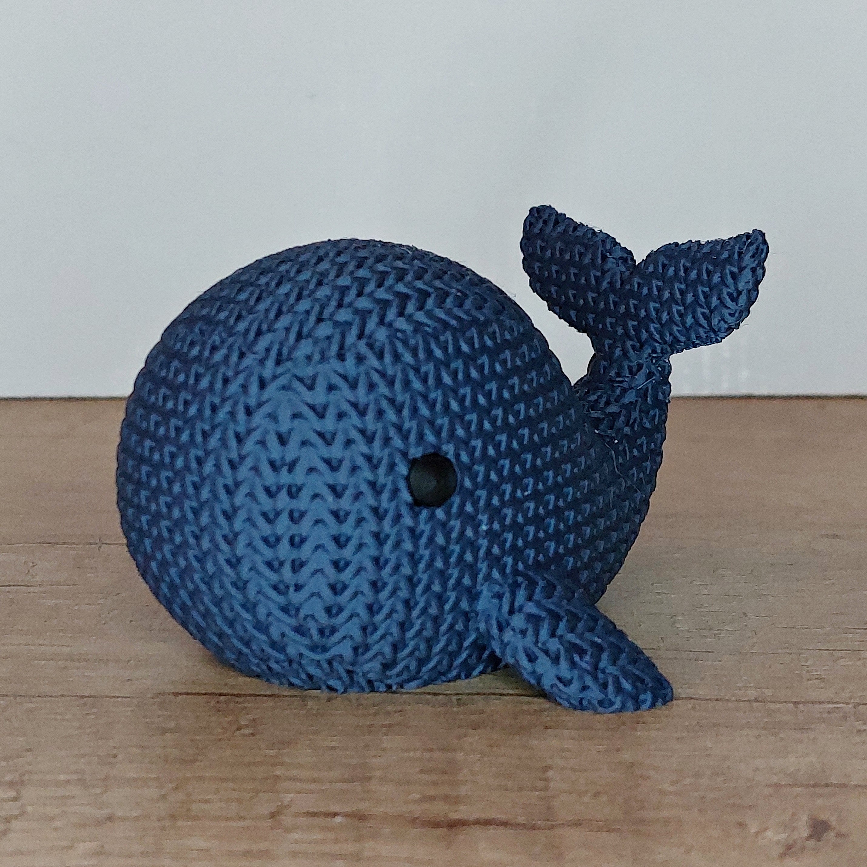 🐋 Wal im Strick-Look aus 3D-Druck – Maritime Dekofigur mit gemütlicher Strickoptik