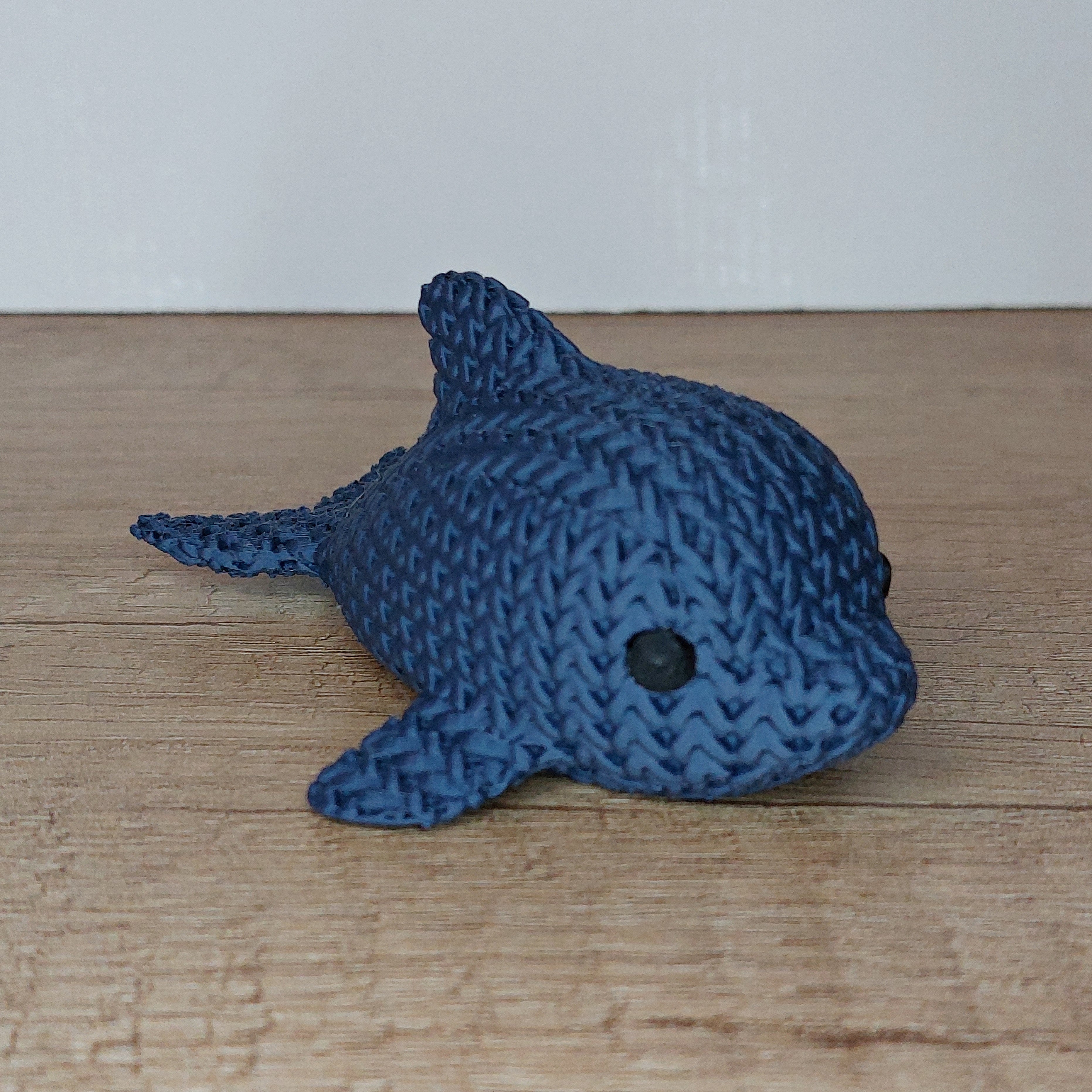 🐬 Delphin im Strick-Look aus 3D-Druck – Maritime Dekofigur mit einzigartiger Strickoptik