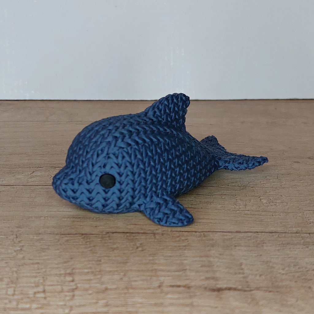 🐬 Delphin im Strick-Look aus 3D-Druck – Maritime Dekofigur mit einzigartiger Strickoptik
