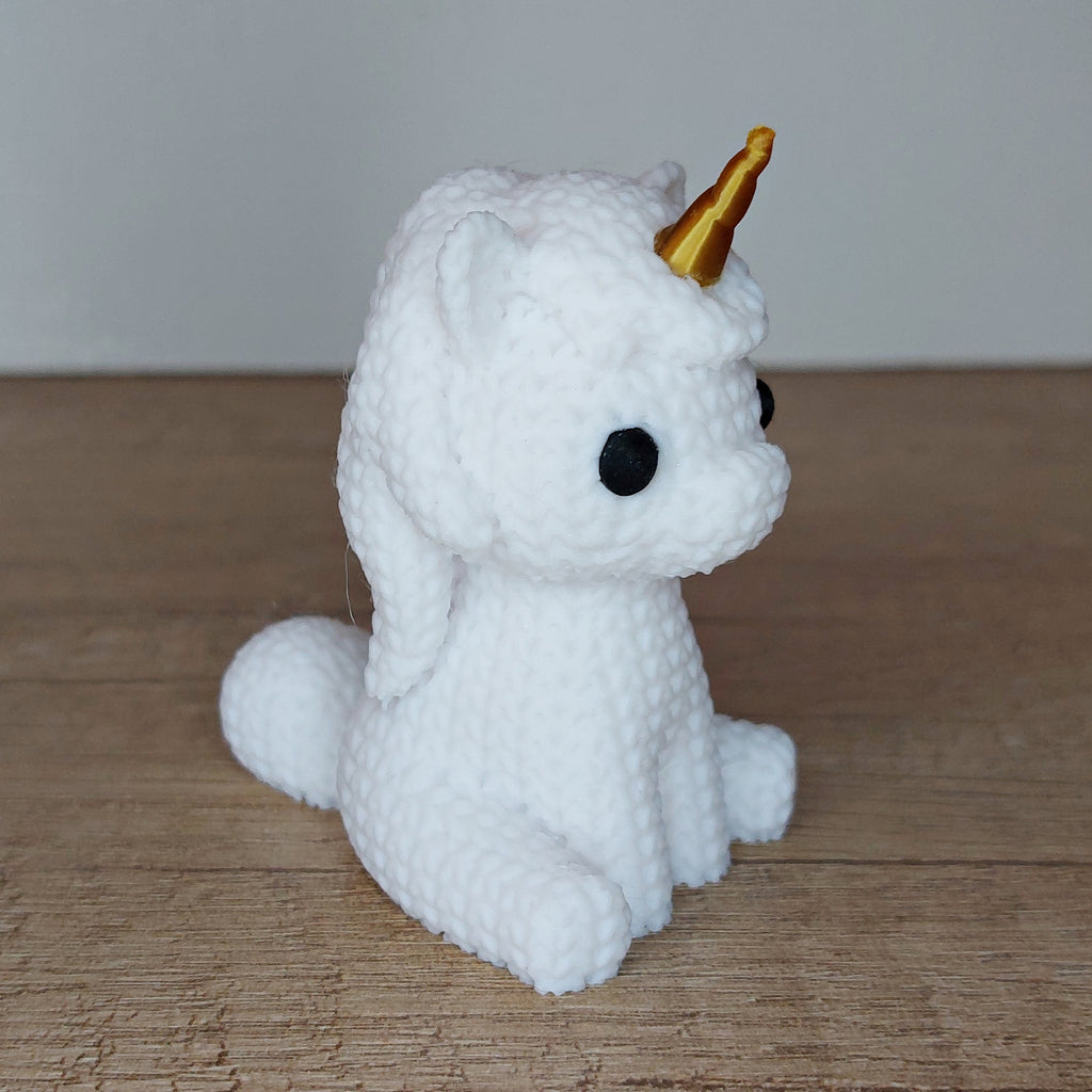🦄 Sitzendes Einhorn im Strick-Look aus 3D-Druck – Zauberhafte Dekofigur für Einhorn-Fans