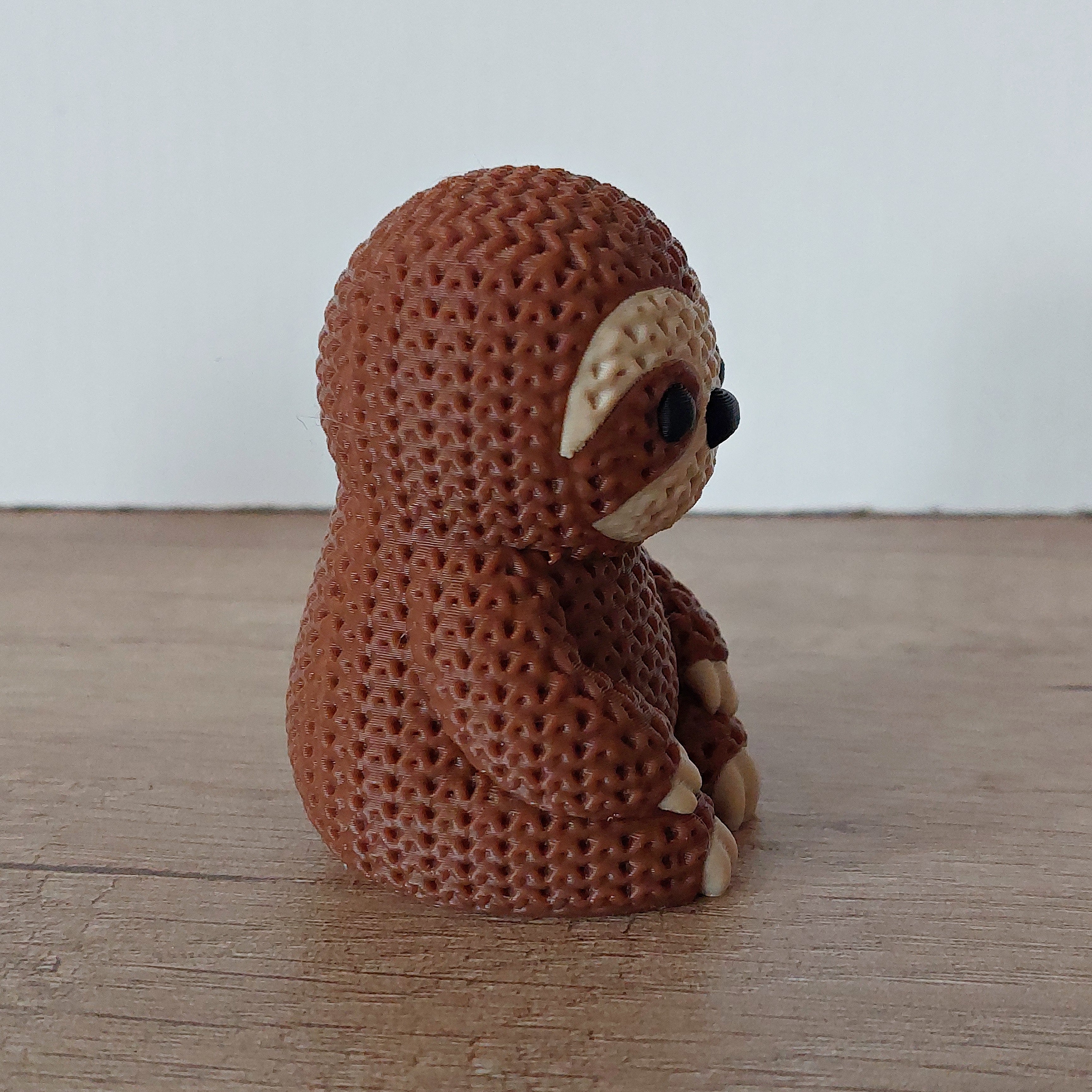 🦥 Faultier im Strick-Look – Niedliche 3D-Druck Dekofigur für Tierliebhaber