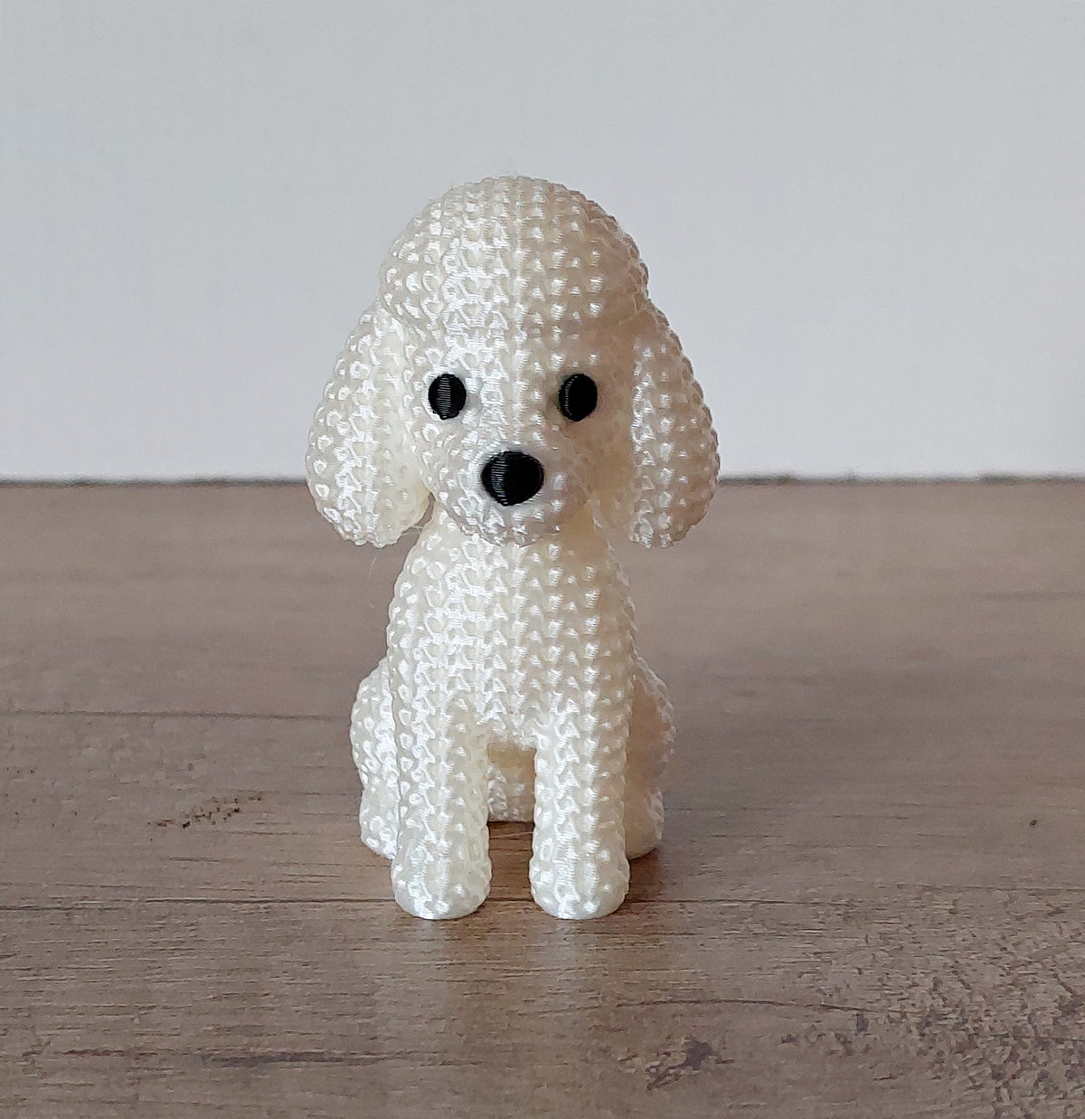 🐩 Pudel im Strick-Look – Weiß Irisierend | Niedliche 3D-Druck-Dekoration