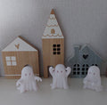 Geister-Set mit 3 weißen Figuren in verschiedenen Designs