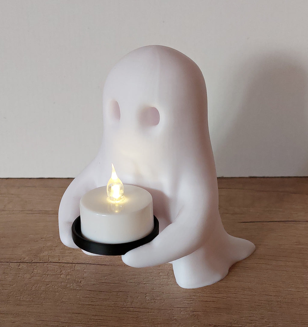 Niedlicher Geist als stimmungsvolle Herbst- und Halloween-Deko