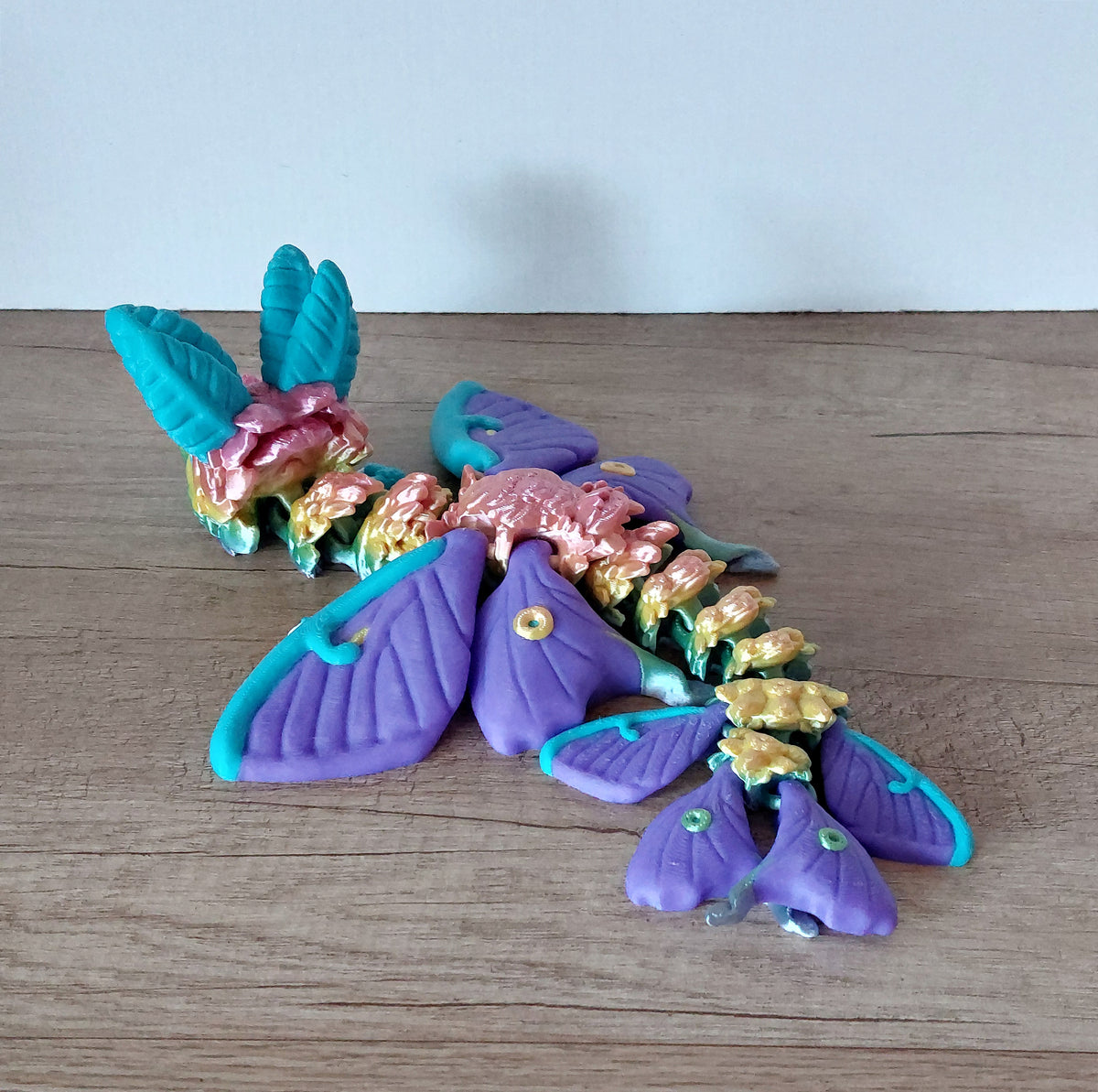 🐉🌙 Baby Lunar Moth Dragon – beweglicher Fantasy-Drache aus 3D-Druck