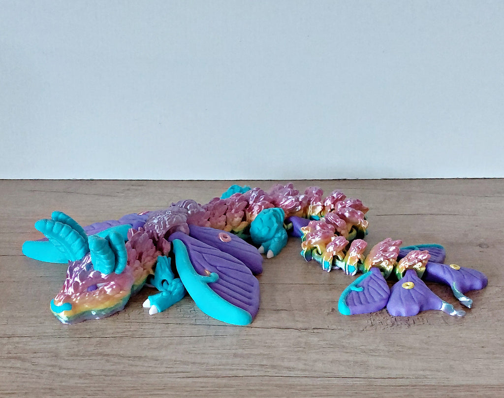 🐉 Lunar Moth Dragon – beweglicher 3D-Drache in Lila, Türkis & Regenbogen