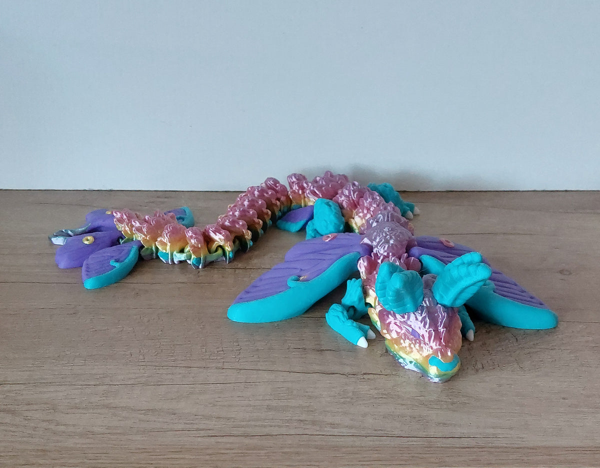 🐉 Lunar Moth Dragon – beweglicher 3D-Drache in Lila, Türkis & Regenbogen