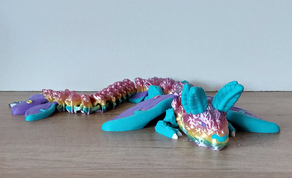 🐉 Lunar Moth Dragon – beweglicher 3D-Drache in Lila, Türkis & Regenbogen