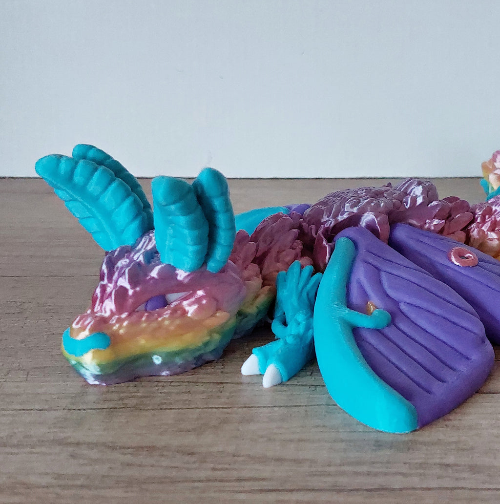🐉 Lunar Moth Dragon – beweglicher 3D-Drache in Lila, Türkis & Regenbogen