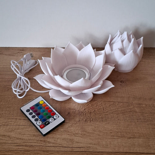 Beleuchtete Lotusblüte Weiß – Filigrane LED-Dekolampe aus 3D-Druck