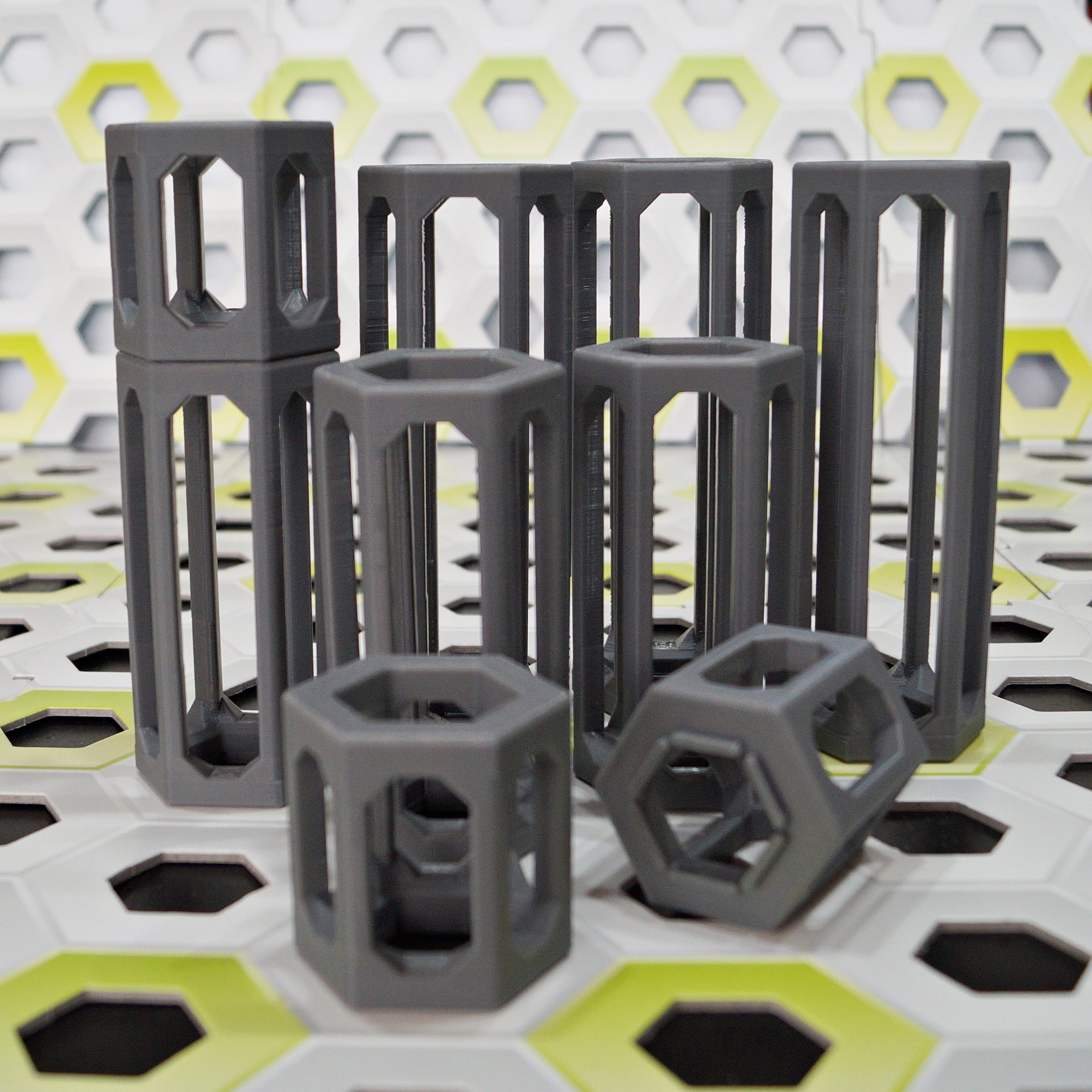 GraviTrax® kompatibles Höhensteine-Set mit 12 Säulen aus hochwertigem 3D-Druck in den Höhen 5 cm, 10 cm, 14 cm.