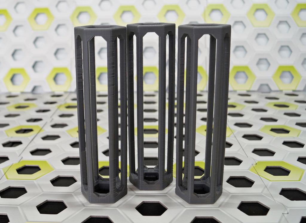 3 GraviTrax® kompatible Höhensteine aus hochwertigem 3D-Druck mit einer Höhe von 18 cm zur Erweiterung von Kugelbahnen.