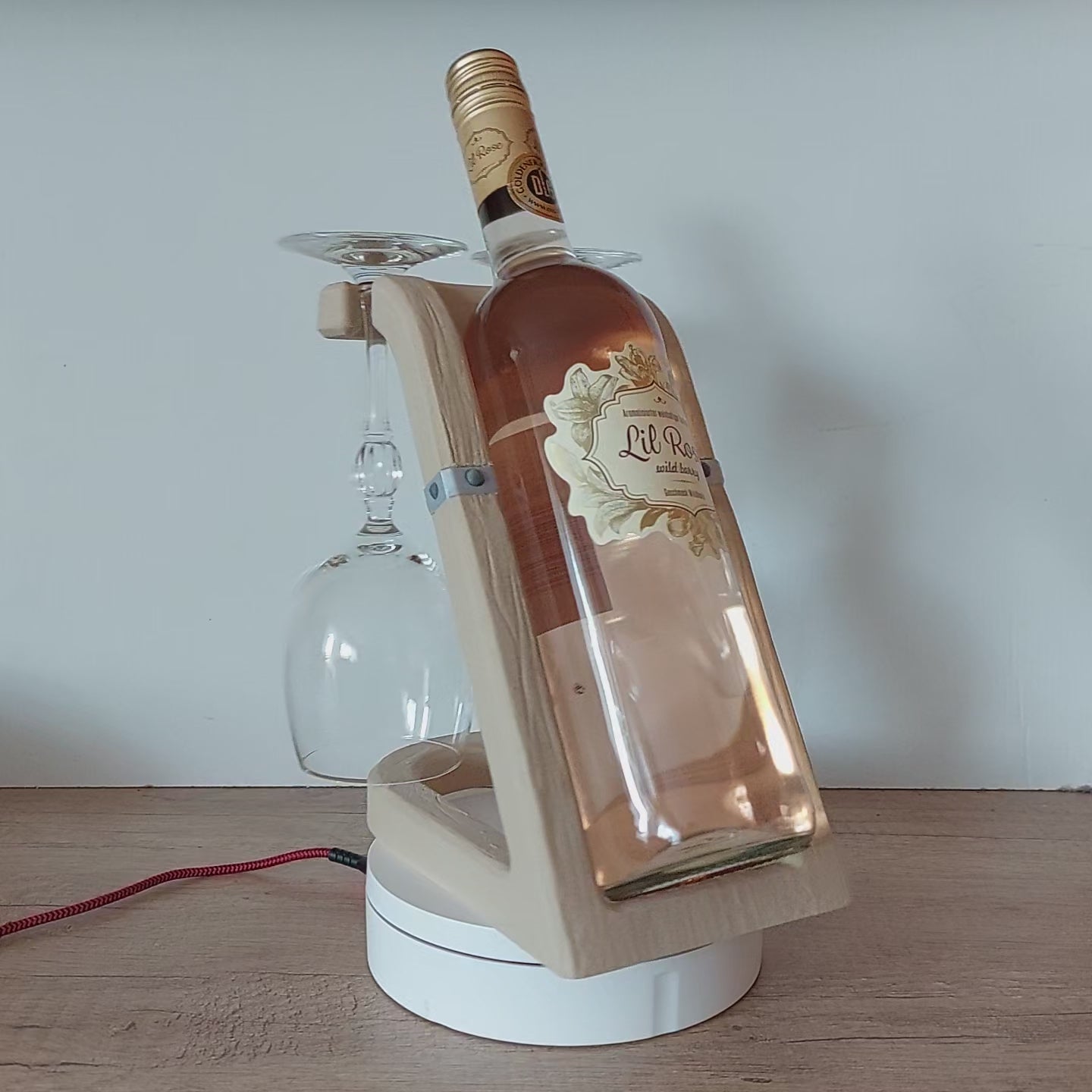 🍷 Weinflaschenhalter in edler Holzoptik – 3D-gedruckter Flaschenhalter mit 2 Glashaltern
