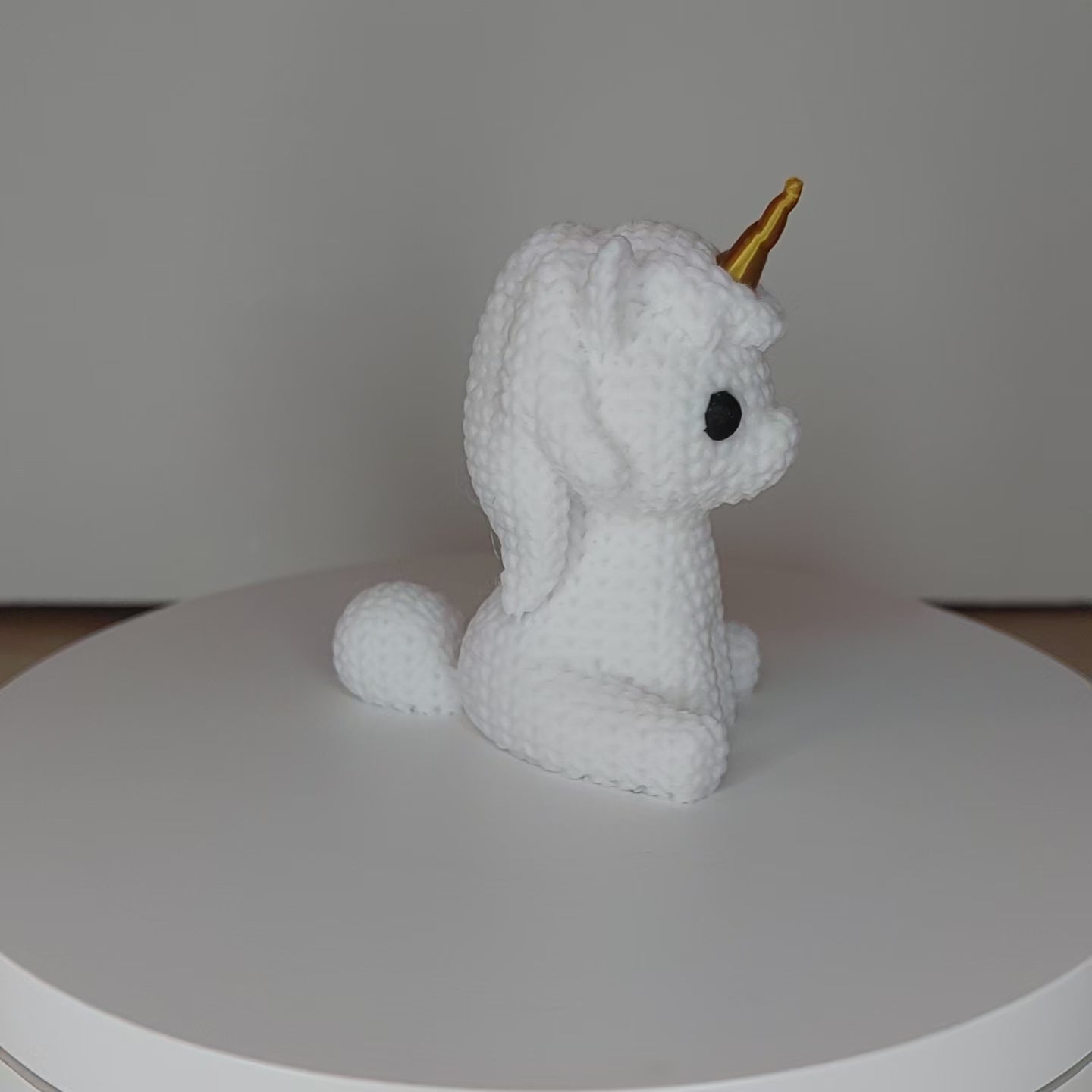 🦄 Sitzendes Einhorn im Strick-Look aus 3D-Druck – Zauberhafte Dekofigur für Einhorn-Fans