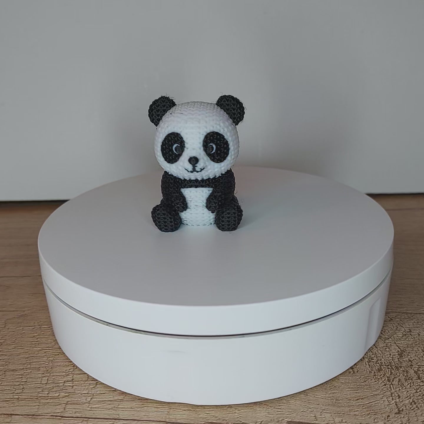 🐼 Panda im Strick-Look aus 3D-Druck – Niedliche Dekofigur für Tierliebhaber